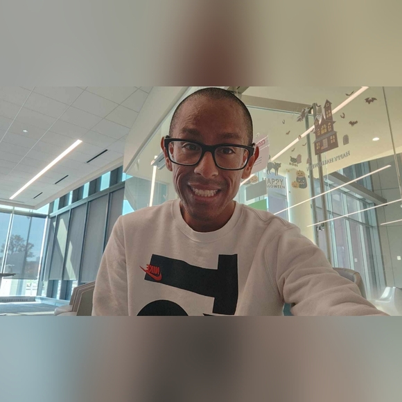 Meet your Posher, Rolando - Picture 6 of 7